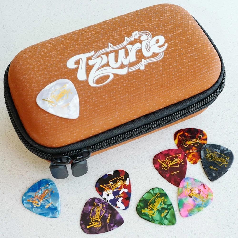 Guitar Pick Case Set with 9 Celluloid Guitar Picks D176